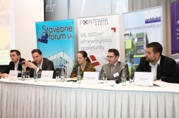 Multifunkcia na ústupe, záujem sa presúva na menšie projekty