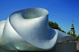 Kostel v Hainburgu od COOP HIMMELB(L)AU