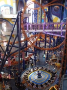 Nakupování s dinosaury, ve vánici a s vlastní vládou